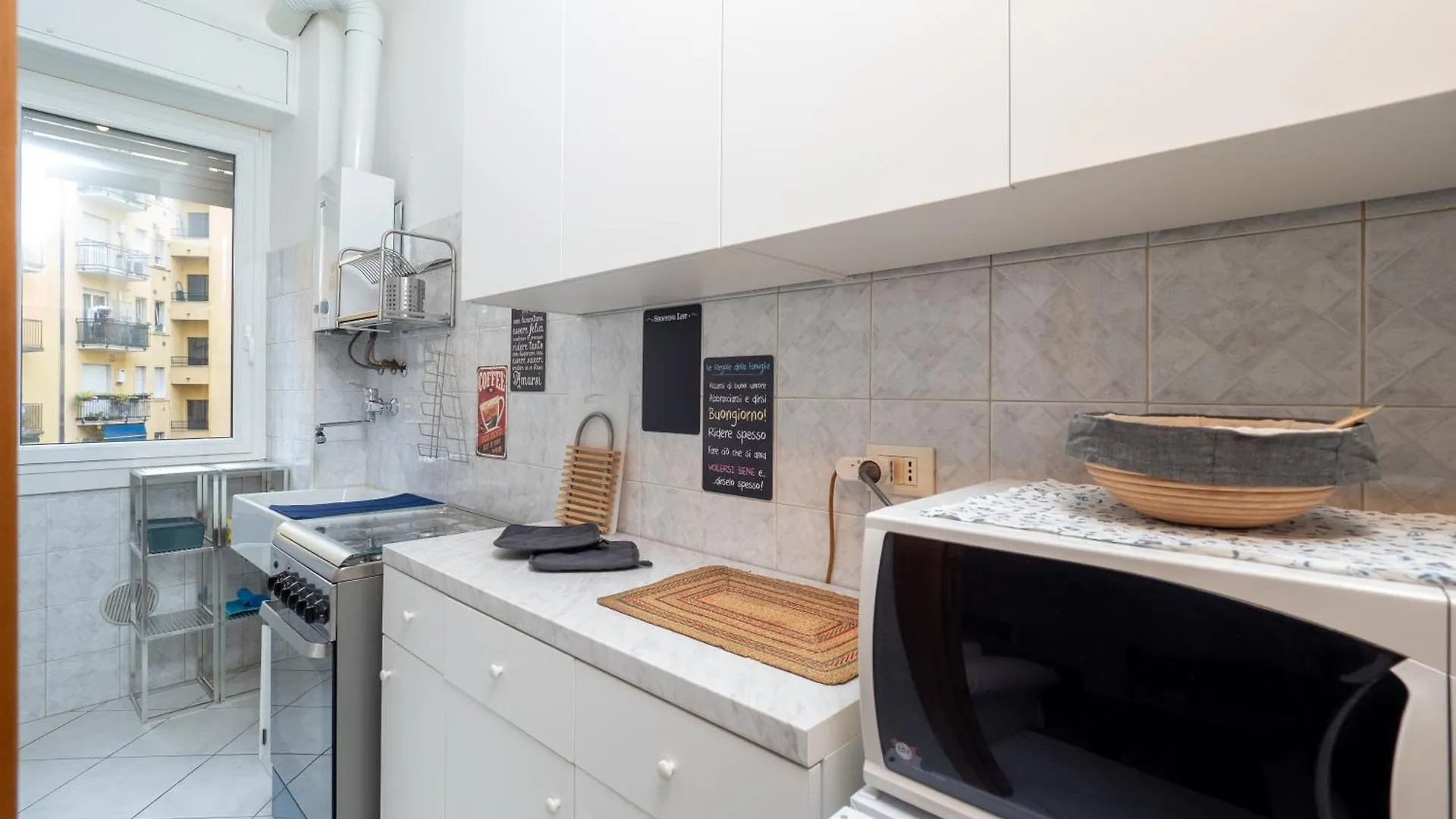Cozy Apartment In Design District Milán