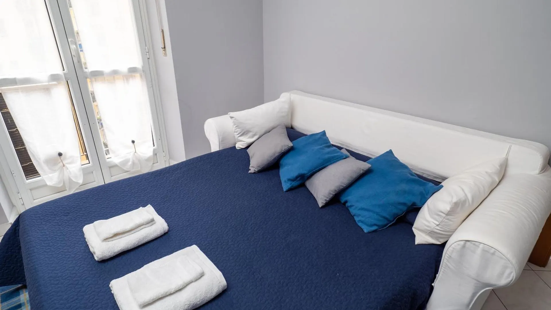 Cozy Apartment In Design District Milán 0*,